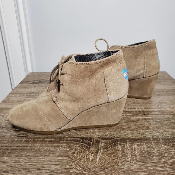 TOMS • Desert Taupe Suede Wedge Boots Sz 6.5 - Picture 7 of 10